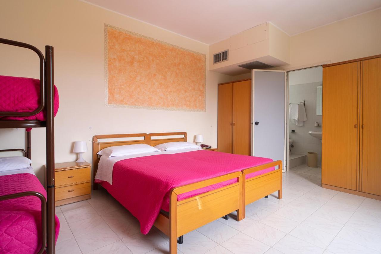 Hotel La Fonte A 300M Uscita A14 Pescara Nord Citta Sant'Angelo Dış mekan fotoğraf